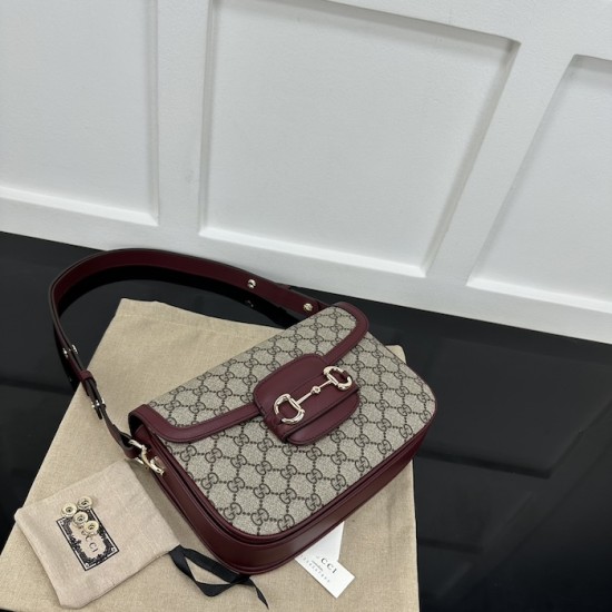 Gucci Horsebit 1955 small shoulder bag red 815178 Gucci Horsebit 1955 small shoulder bag red 815178