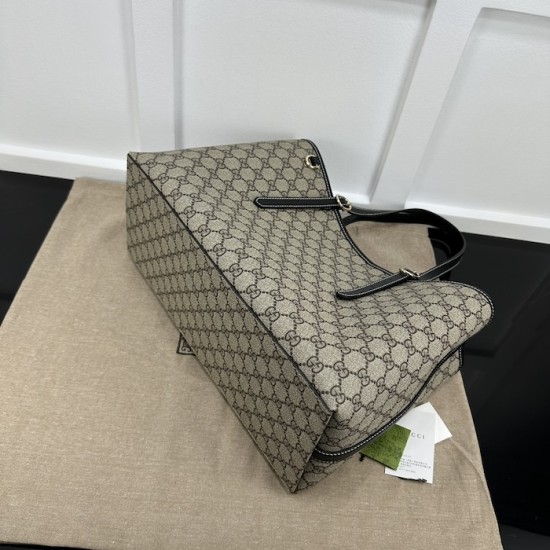 Gucci GG Emblem medium tote bag black 815213 Gucci GG Emblem medium tote bag black 815213