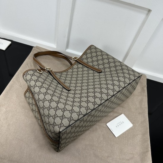 Gucci GG Emblem medium tote bag brown 815213 Gucci GG Emblem medium tote bag brown 815213