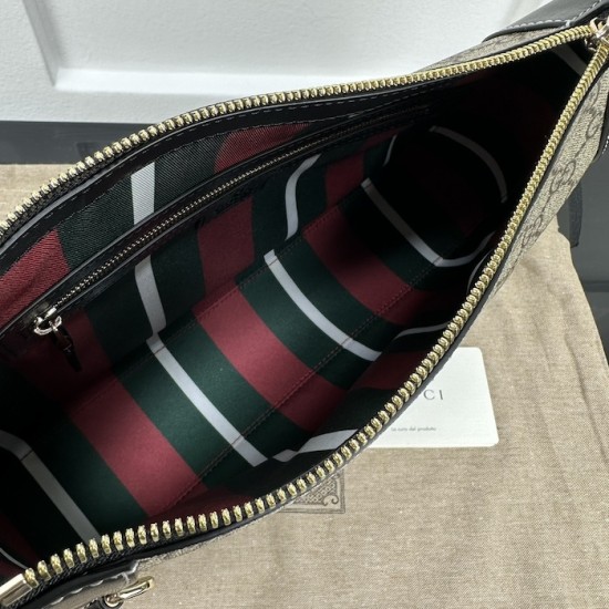 Gucci GG Emblem medium shoulder bag black 815216 Gucci GG Emblem medium shoulder bag black 815216