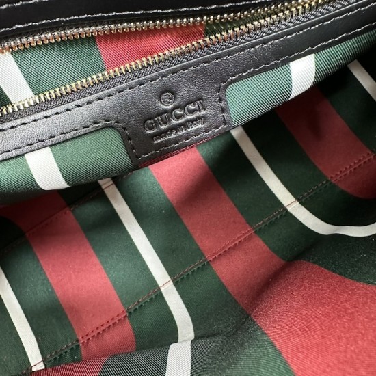 Gucci GG Emblem medium shoulder bag black 815216 Gucci GG Emblem medium shoulder bag black 815216