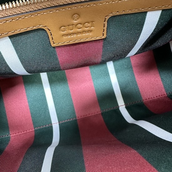 Gucci GG Emblem medium shoulder bag brown 815216 Gucci GG Emblem medium shoulder bag brown 815216