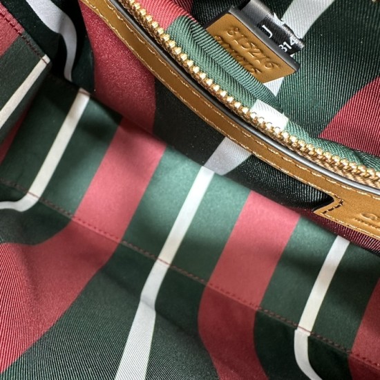 Gucci GG Emblem medium shoulder bag brown 815216 Gucci GG Emblem medium shoulder bag brown 815216