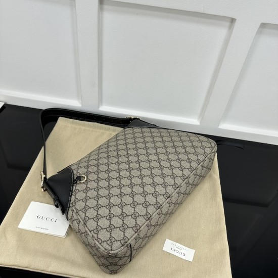 Gucci GG Emblem large shoulder bag black 815217 Gucci GG Emblem large shoulder bag black 815217