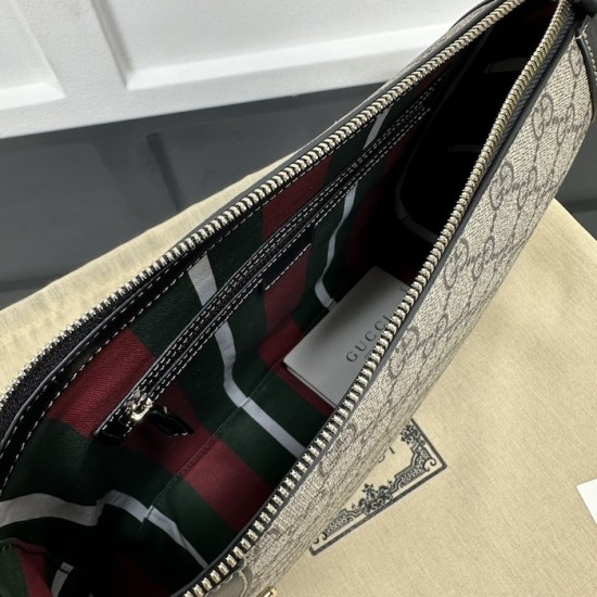 Gucci GG Emblem large shoulder bag black 815217 Gucci GG Emblem large shoulder bag black 815217