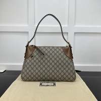 Gucci GG Emblem large shoulder bag brown ‎815217