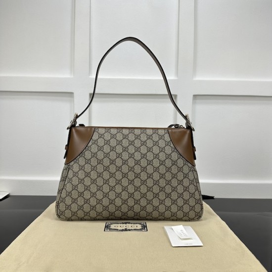 Gucci GG Emblem large shoulder bag brown 815217 Gucci GG Emblem large shoulder bag brown 815217