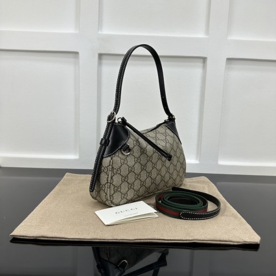 Gucci GG Emblem small shoulder bag black 815218 Gucci GG Emblem small shoulder bag black 815218
