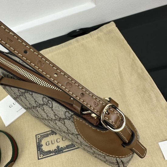 Gucci GG Emblem small shoulder bag brown 815218 Gucci GG Emblem small shoulder bag brown 815218