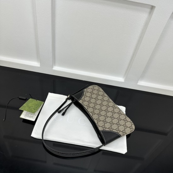 Gucci GG Emblem super mini shoulder bag black 820696 Gucci GG Emblem super mini shoulder bag black 820696