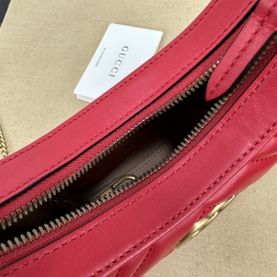 Gucci GG Marmont mini shoulder bag red 699514 Gucci GG Marmont mini shoulder bag red 699514