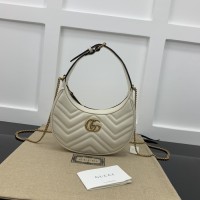 Gucci GG Marmont mini shoulder bag white ‎699514