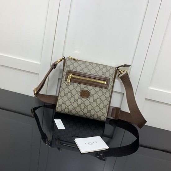 Gucci GG Supreme small messenger bag ‎681021