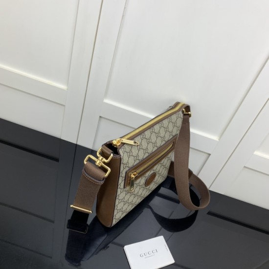 Gucci GG Supreme small messenger bag ‎681021