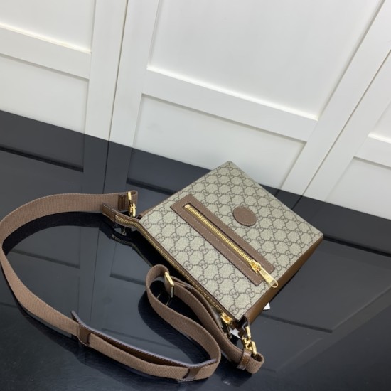 Gucci GG Supreme small messenger bag ‎681021