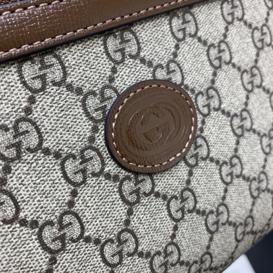Gucci GG Supreme small messenger bag ‎681021