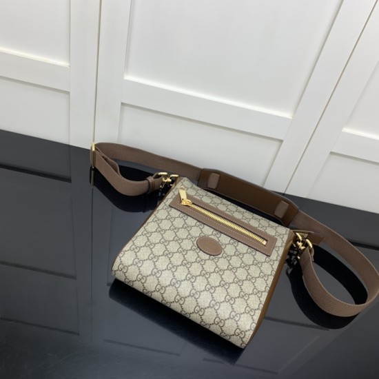Gucci GG Supreme small messenger bag ‎681021