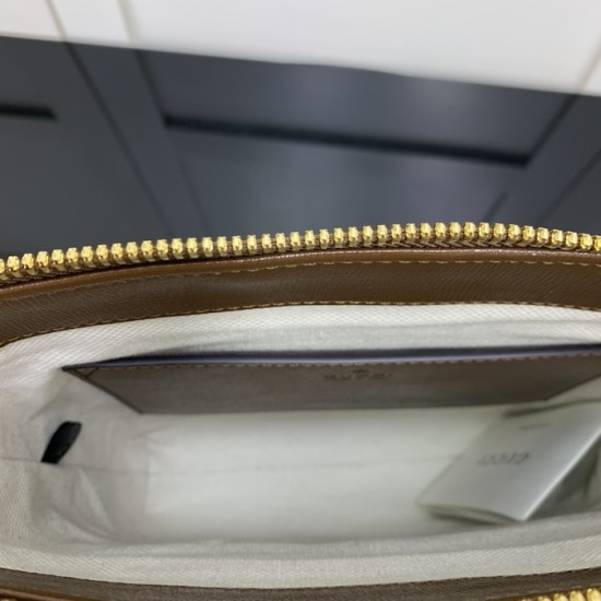 Gucci GG Supreme small messenger bag ‎681021
