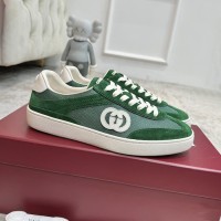 Gucci sneaker with Interlocking G Green
