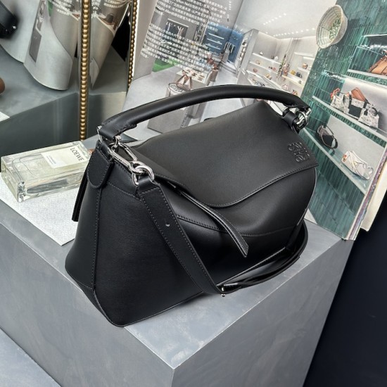 Loewe Puzzle bag in classic calfskin Black Loewe Puzzle bag in classic calfskin Black