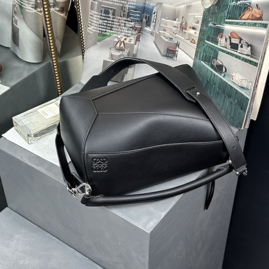 Loewe Puzzle bag in classic calfskin Black Loewe Puzzle bag in classic calfskin Black