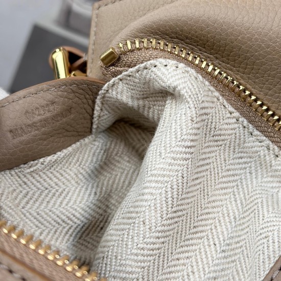 Loewe Puzzle bag in soft grained calfskin beige Loewe Puzzle bag in soft grained calfskin beige