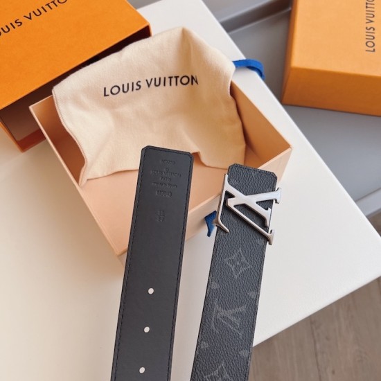 LV Initiales 40MM Reversible Belt M9043 LV Initiales 40MM Reversible Belt M9043