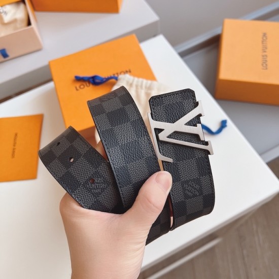 Louis Vuitton Damier Graphite LV Initiales 40MM Belt M9808 / Silver Buckle Louis Vuitton Damier Graphite LV Initiales 40MM Belt M9808 / Silver Buckle