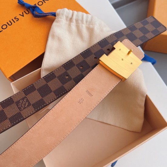 Louis Vuitton Damier Ebene LV Initiales 40MM Belt M9807 / Gold Buckle Louis Vuitton Damier Ebene LV Initiales 40MM Belt M9807 / Gold Buckle