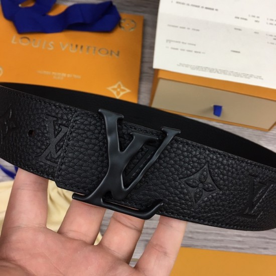 LV Initiales 40MM Reversible Belt MP236 LV Initiales 40MM Reversible Belt MP236