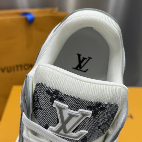 LV Trainer Sneaker 1ADHIG LV Trainer Sneaker 1ADHIG