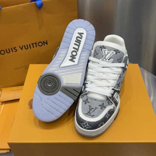 LV Trainer Sneaker 1ADHIG LV Trainer Sneaker 1ADHIG