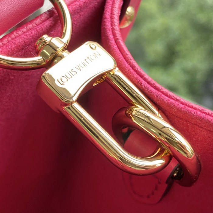 Louis Vuitton Empreinte Monogram Giant Onthego PM Freesia