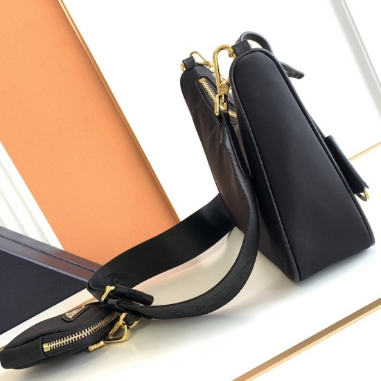 Prada Re-Edition 2005 Re-Nylon Bag Black / Gold Prada Re-Edition 2005 Re-Nylon Bag Black / Gold