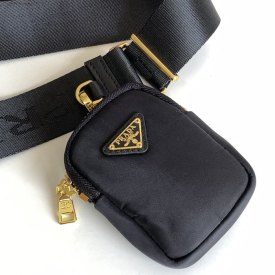 Prada Re-Edition 2005 Re-Nylon Bag Black / Gold Prada Re-Edition 2005 Re-Nylon Bag Black / Gold