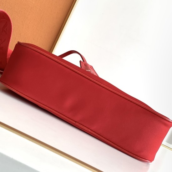 Prada Re-Edition 2005 Re-Nylon Bag Red Prada Re-Edition 2005 Re-Nylon Bag Red