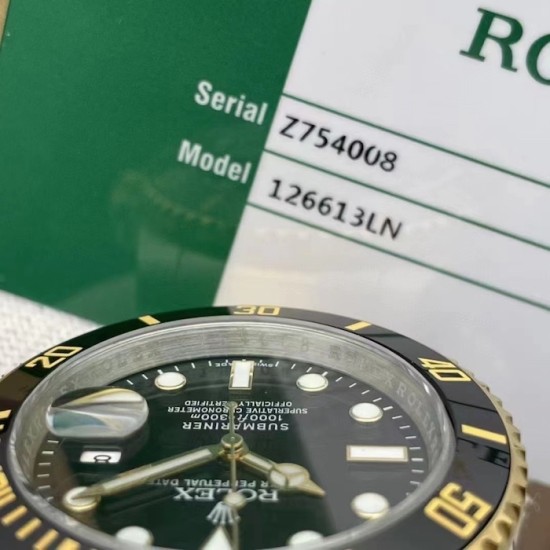 Rolex Submariner 40mm Black Dial Watch / Gold Rolex Submariner 40mm Black Dial Watch / Gold
