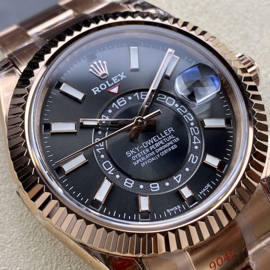 Rolex Sky-Dweller 42 mm Everose Gold / Black Dial Rolex Sky-Dweller 42 mm Everose Gold / Black Dial