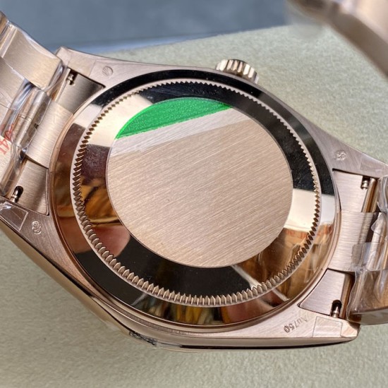 Rolex Sky-Dweller 42 mm Everose Gold / Black Dial Rolex Sky-Dweller 42 mm Everose Gold / Black Dial