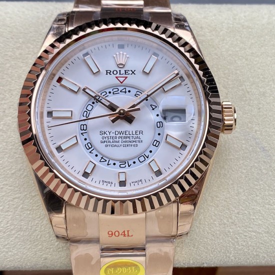 Rolex Sky-Dweller 42 mm Everose Gold / White Dial Rolex Sky-Dweller 42 mm Everose Gold / White Dial
