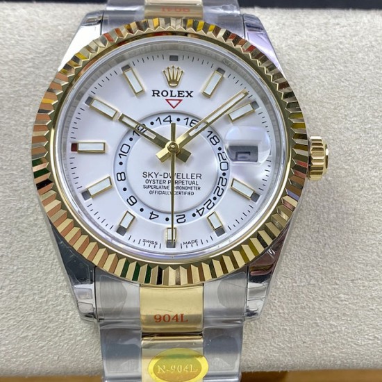 Rolex Sky-Dweller 42 mm White Dial / Steel Rolex Sky-Dweller 42 mm White Dial / Steel
