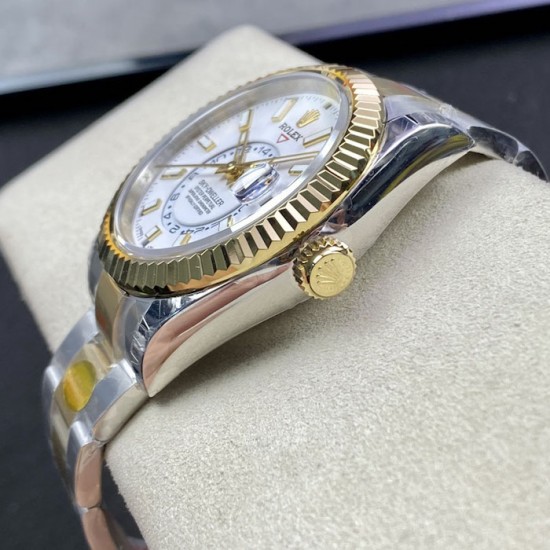 Rolex Sky-Dweller 42 mm White Dial / Steel Rolex Sky-Dweller 42 mm White Dial / Steel