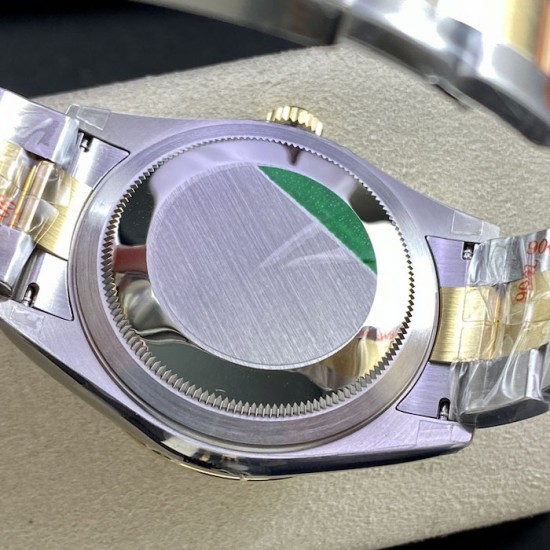 Rolex Sky-Dweller 42 mm White Dial / Steel Rolex Sky-Dweller 42 mm White Dial / Steel