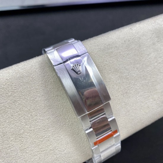 Rolex Sky-Dweller 42 mm White Dial Rolex Sky-Dweller 42 mm White Dial