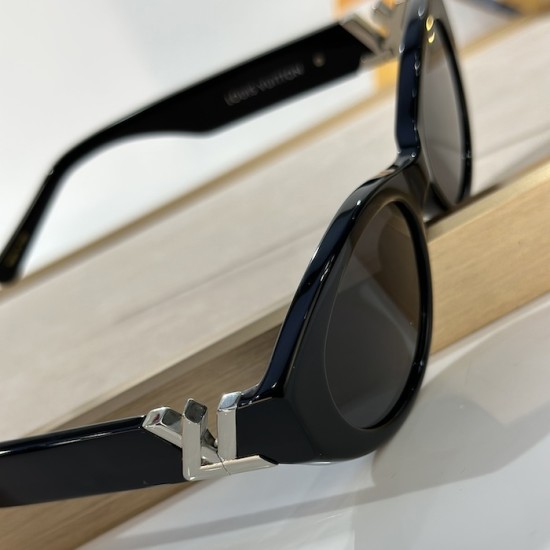 Louis Vuitton LV GO-14 Cat Eye Sunglasses Z2107W Louis Vuitton LV GO-14 Cat Eye Sunglasses Z2107W