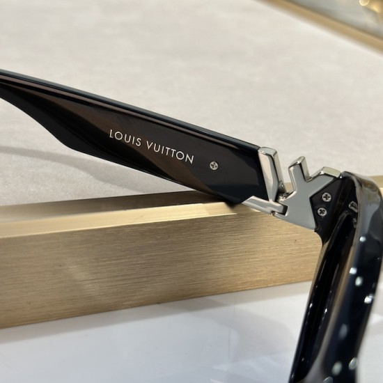 Louis Vuitton LV GO-14 Cat Eye Sunglasses Z2107W Louis Vuitton LV GO-14 Cat Eye Sunglasses Z2107W