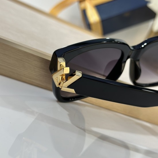 Louis Vuitton LV-GO14 Square Sunglasses Z2120W Louis Vuitton LV-GO14 Square Sunglasses Z2120W