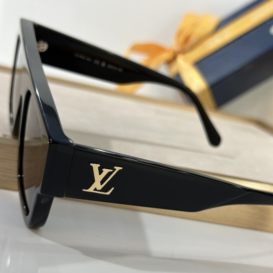 Louis Vuitton LV Clash Square Large Sunglasses Z2125W Louis Vuitton LV Clash Square Large Sunglasses Z2125W