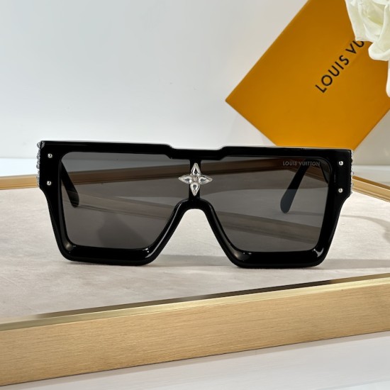 Louis Vuitton Cyclone Pearls & Strass Sunglasses Z2433W Louis Vuitton Cyclone Pearls & Strass Sunglasses Z2433W