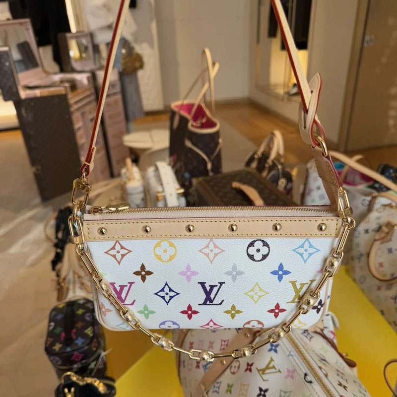 Top qauliy of a replica Louis Vuitton x TM handbags.